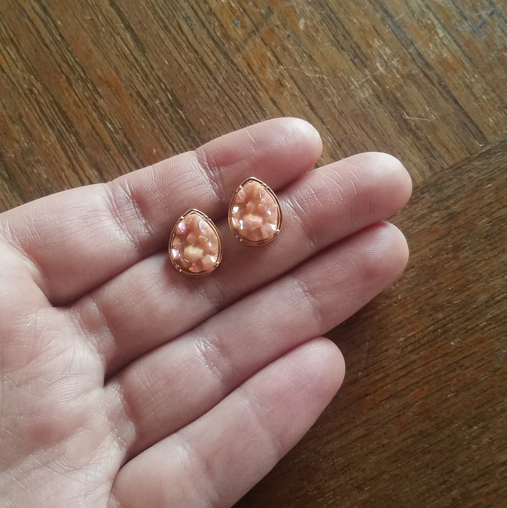 NWOT Light Pink & Gold Teardrop Druzy Studs - Picture 5 of 9
